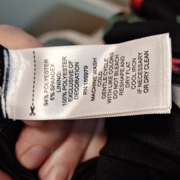 Cupio Blush Sleeveless Black with Red Roses Bodycon Dress - Picture 12 of 13